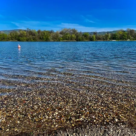 Plaza 7 Srebrno Jezero アパート