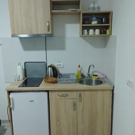 Plaza 7 Srebrno Jezero