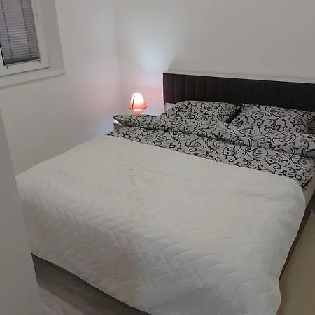 アパート Plaza 7 Srebrno Jezero