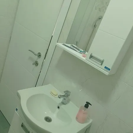 Plaza 7 Srebrno Jezero アパート *