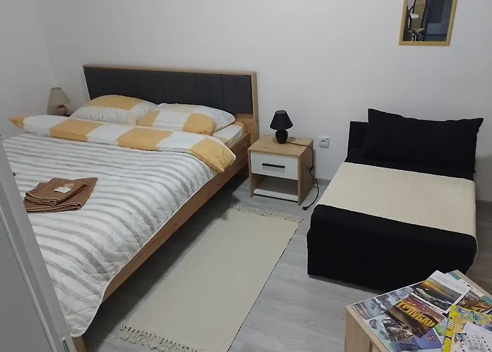 Plaza 7 Srebrno Jezero * Veliko Gradište