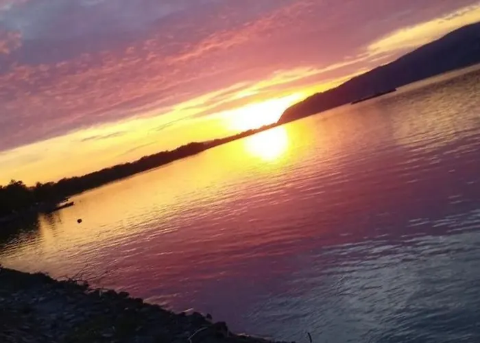 Plaza 7 Srebrno Jezero *